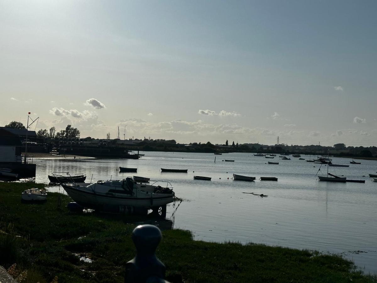 The Crown Pub And Hotel Manningtree Exteriér fotografie